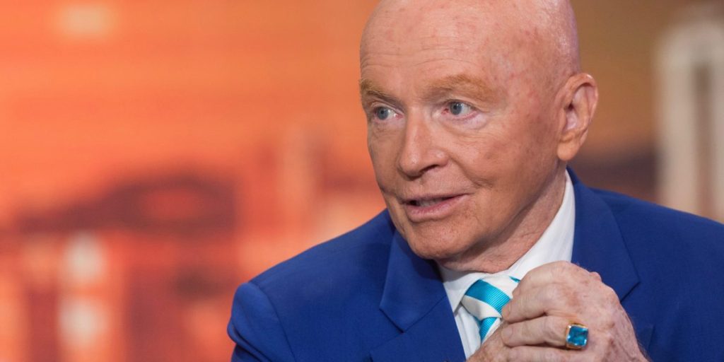 Ο Mark Mobius προειδοποιεί ότι το Bitcoin θα μπορούσε να πέσει άλλο 40% το επόμενο έτος GettyImages 910388274 1 e1669923306887.jpg