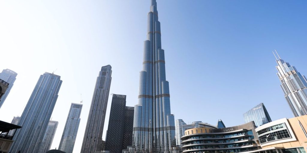 Burj khalifa dubai uae e1671215852584.jpg