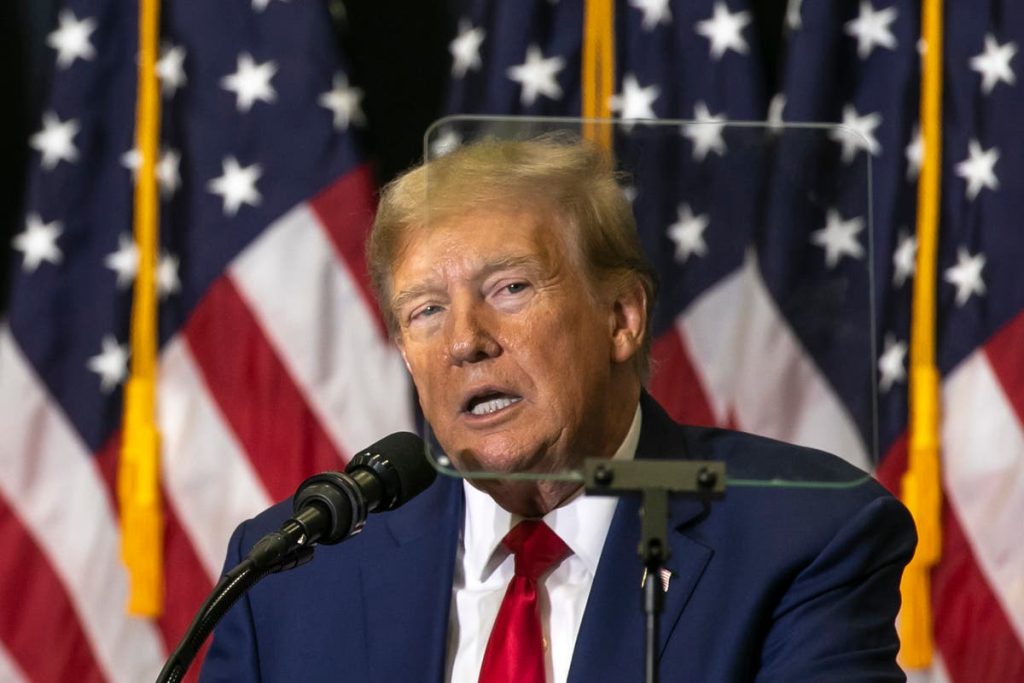 Ο Τραμπ σχεδιάζει να επιστρέψει στη δίκη για απάτη κατά.jpg