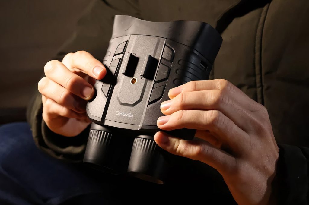 Akaso Seemor Ai Full Color Night Vision Goggles Hero.jpg