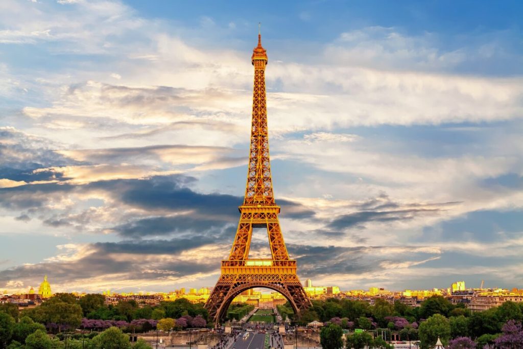 Το Tripadvisor μπαίνει στο Metaverse Eiffel Tower 3349075 1920 E1704946739381.jpg
