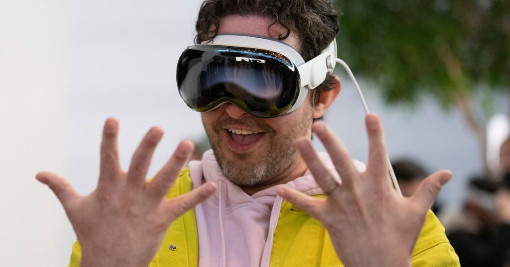 Τα γυαλιά Vision Pro δεν είναι ασφαλή κατά την οδήγηση Tesla, λένε οι ΗΠΑ 06xp Visionpro Qfkw Facebookjumbo.jpg