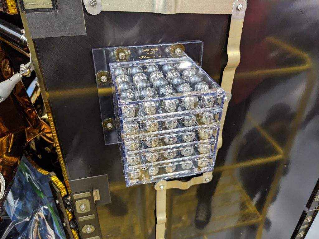 Η τέχνη του Τζεφ Κουνς προσγειώνεται στη Σελήνη, εμφανίζονται τα αντίστοιχα NFT 1708708530 Ggpu9ztxmai1iz7.jpeg