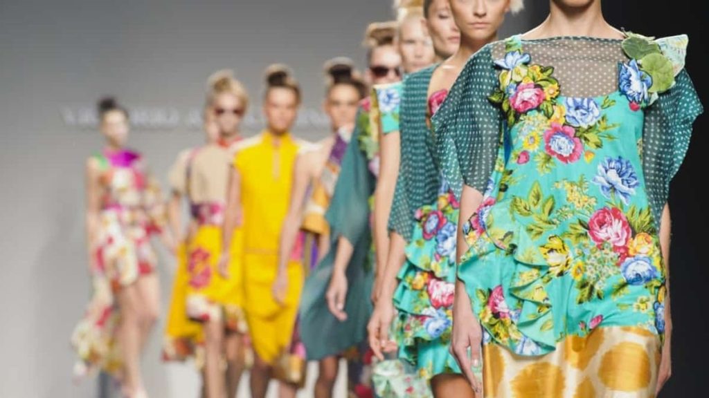 Οι δικηγόροι με γνώσεις τεχνολογίας καθοδηγούν επωνυμίες μόδας μέσω προκλήσεων Blockchain, AI και NFT 29ea0e6e4ed61dbfdcf2c0935ad06c64909125fdc816ce2dc492a3c97517ac53.jpg