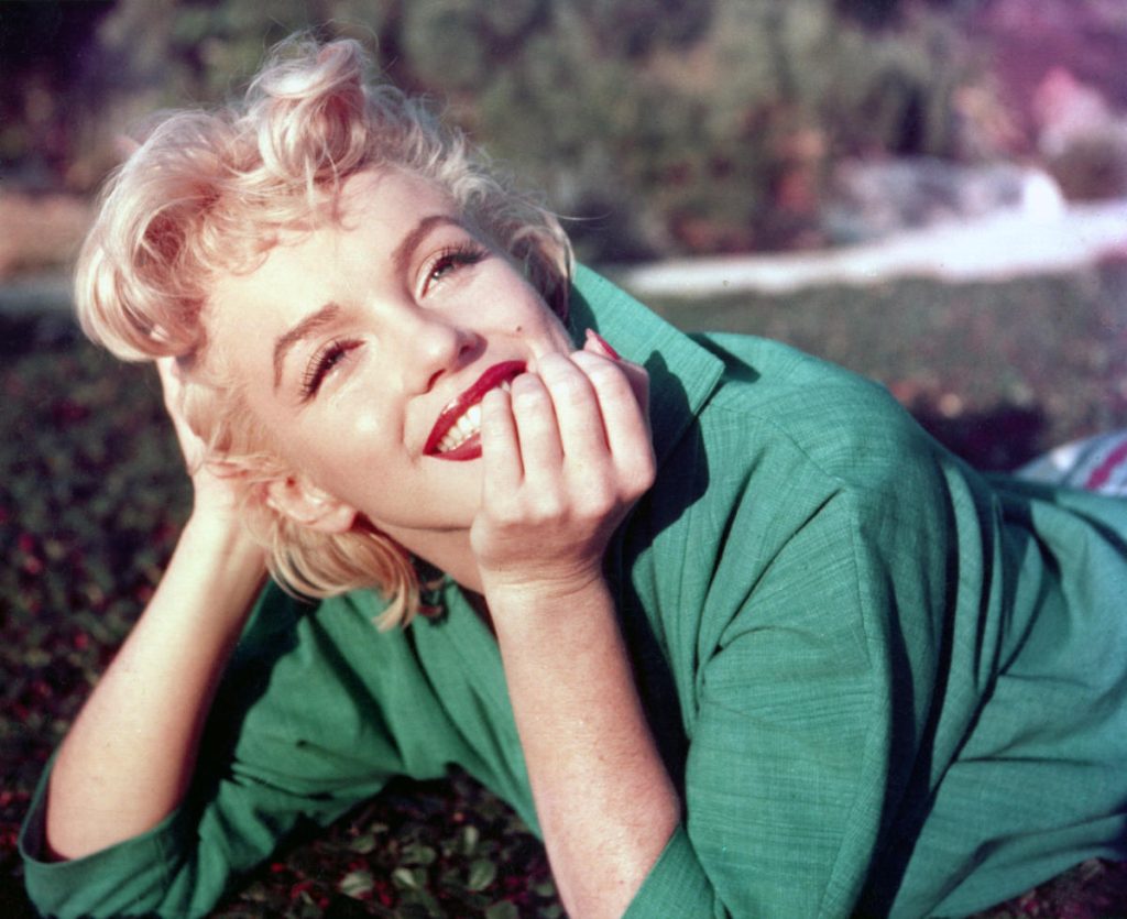 Η AI Marilyn Monroe προστίθεται στη λίστα των νεκρών διασημοτήτων που αναστήθηκαν ψηφιακά χωρίς συγκατάθεση Η Ai Marilyn Monroe προστίθεται στη λίστα των νεκρών διασημοτήτων.jpeg