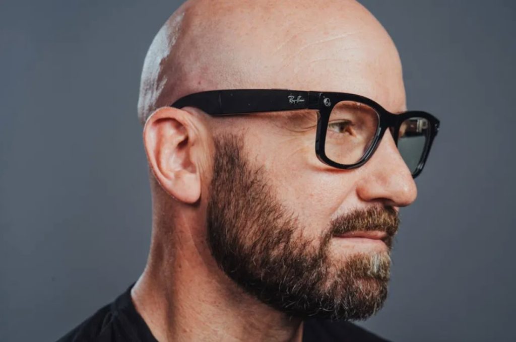 Η Meta δομεί νέα τμήματα για Metaverse και Wearables Andrew Bosworth Ray Ban Stories.jpg